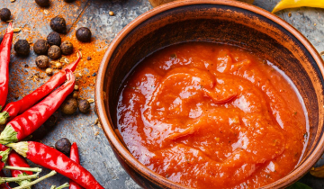 Chillip peppers and chilli sauce
